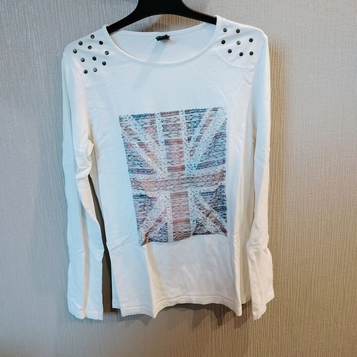 Tee shirt taille 13 14ans