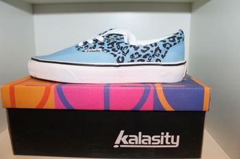 belle baskets basse bleu et noire 40