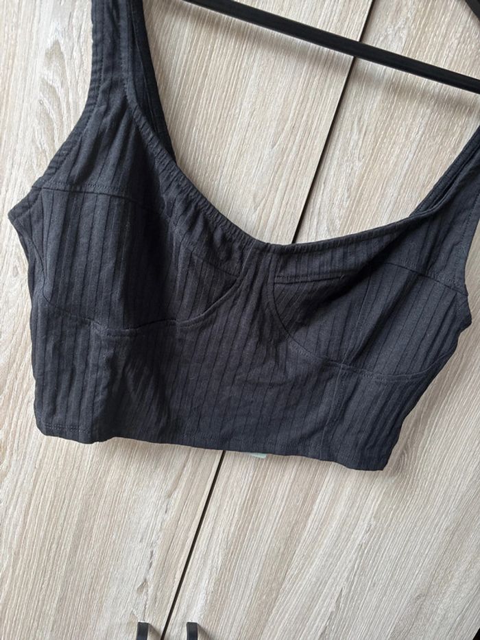 Débardeur crop top noir H&M - photo numéro 2