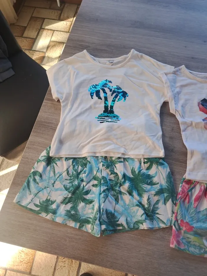 2 Ensembles short et t-shirt fille 4 ans - photo numéro 2