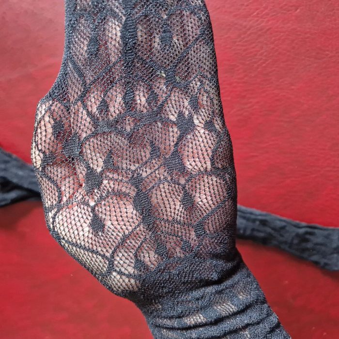 Mi bas noir dentelle - photo numéro 2