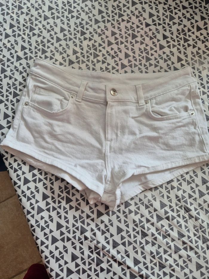 Short jeans
