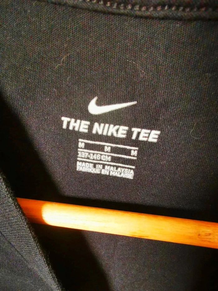 C30 t-shirt noir Nike 10 ans - photo numéro 3