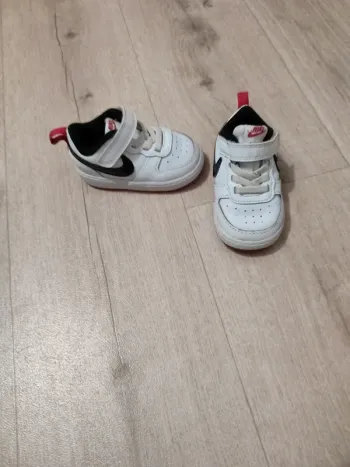 Baskets Nike taille 19,5