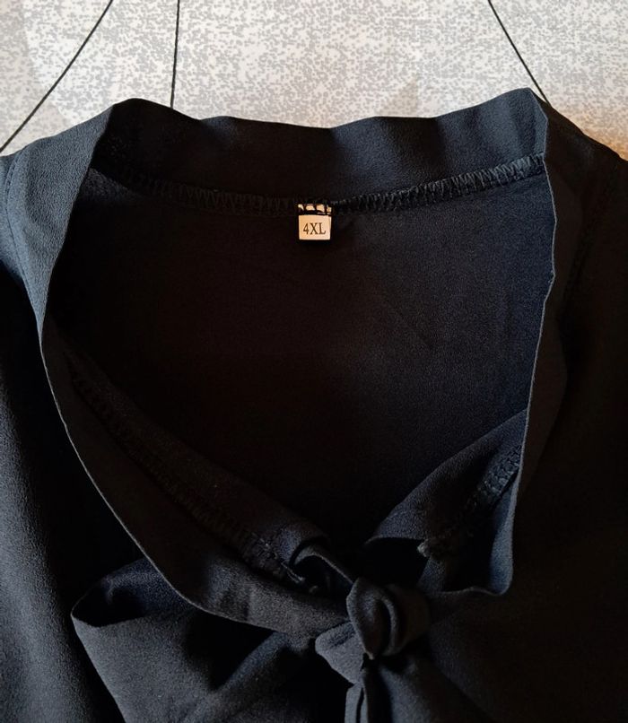 Blouse NEUVE pour femme Taille 4XL - photo numéro 4