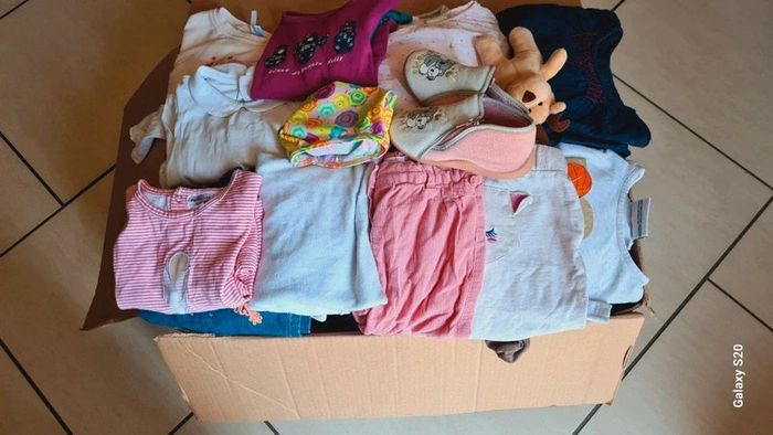 Carton complet vêtements bébé fille