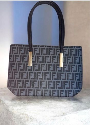 Sac fendi neuf sans étiquette 