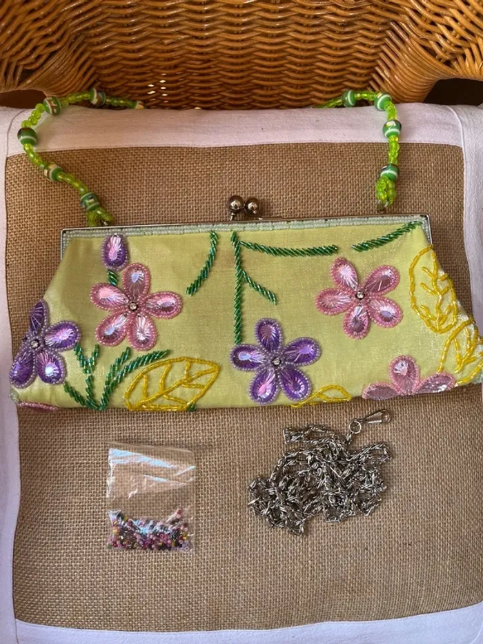 Petit sac bourse en tissu décoré de perles de rocaille très bon état [ref 2508SM151] - photo numéro 15