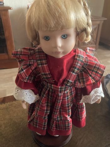 Poupée de porcelaine