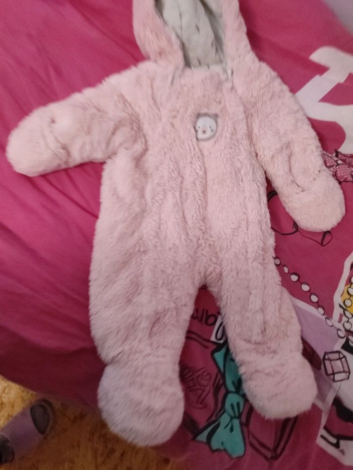 Combinaison rose toute douce pour bébé 9 mois - photo numéro 3