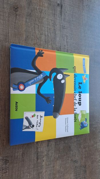 Livre petit loup neuf