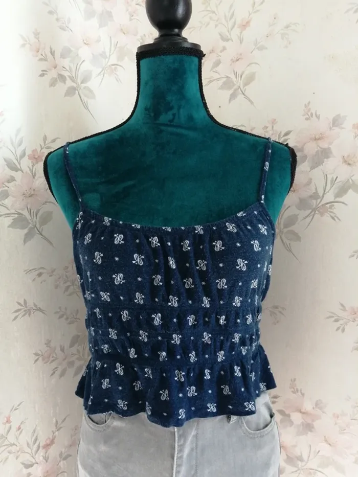 Top bleu marine court smoke à motifs bandana avec volants / jennyfer / (L)