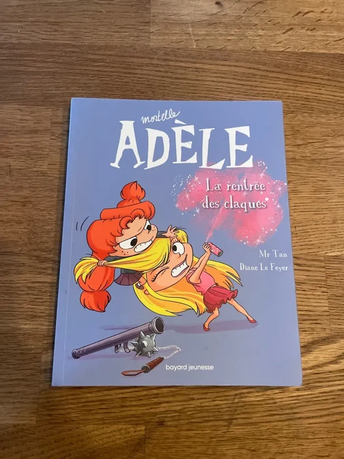 Livre Mortelle Adele La rentrée des claques Numéro 9