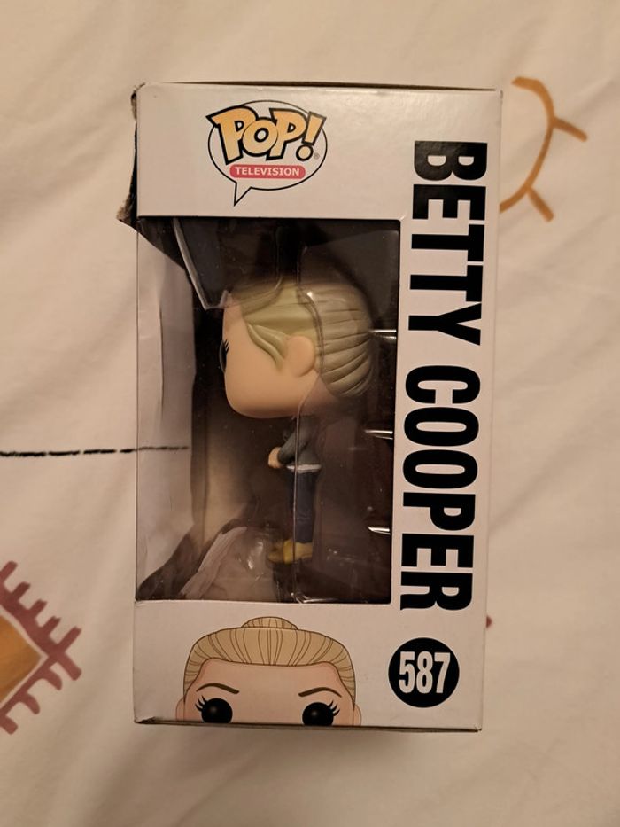 Figurine Funko Pop Betty Cooper (Serie Riverdale) - photo numéro 9