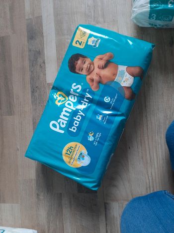 Couche pampers baby dry T2