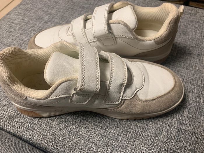 Tennis basket scratch blanche/ marron clair Primark taille 35 comme neuve - photo numéro 2