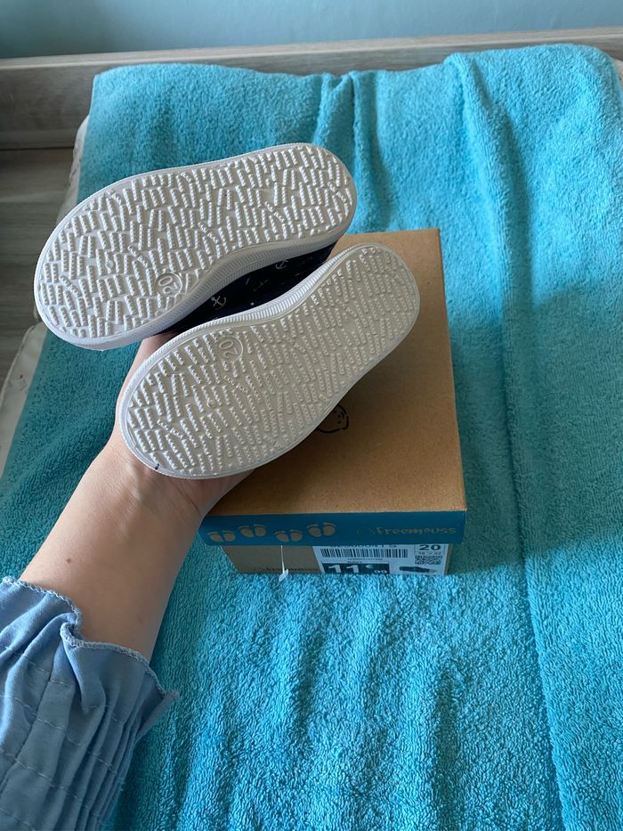 Chaussure neuve taille 20 - photo numéro 2
