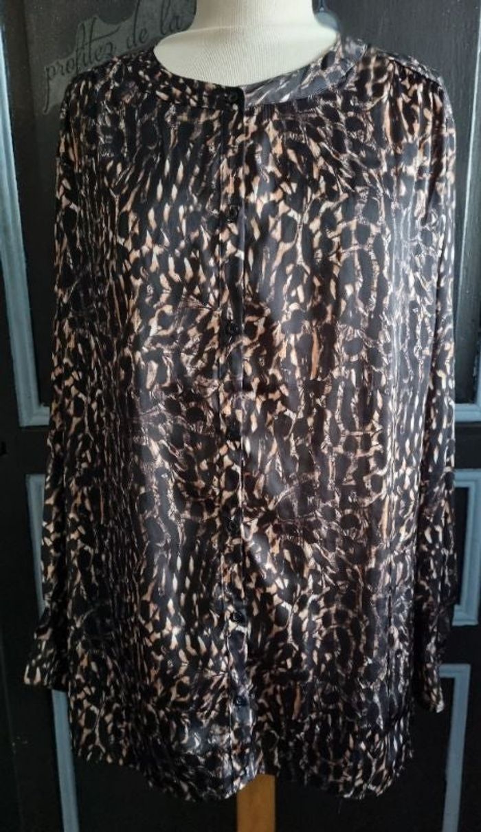 Chemise légère motifs léopard taille 48-50 - photo numéro 1