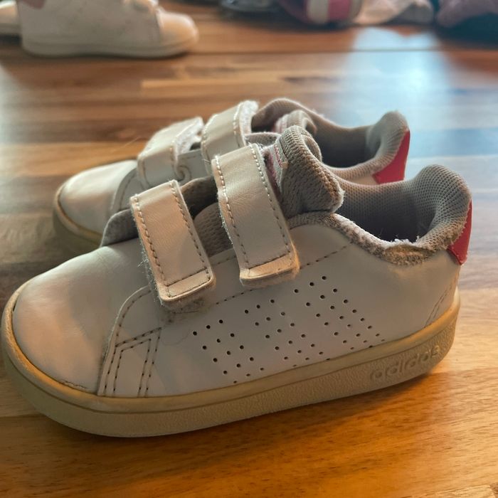 Adidas blanches roses - photo numéro 3