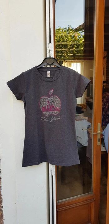 Tee-shirt fille - T. 8 / 10 ans