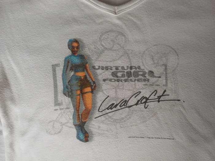 Rare tshirt femme Lara Croft Tomb Raider L'ange des ténèbres année 2003 virtual - photo numéro 4