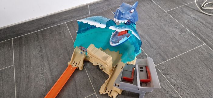 Valeur 50euros hotwheels circuit attaque du requin - photo numéro 3