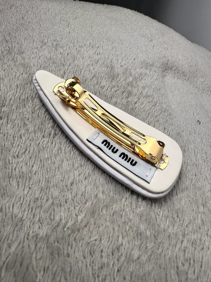 Barrette cheveux cuir blanc miu miu - photo numéro 4