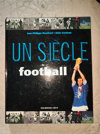 Livre un siècle de football
