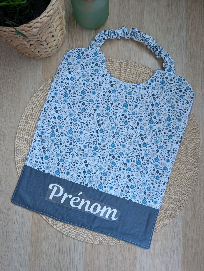 Serviette de cantine bleue fleurie