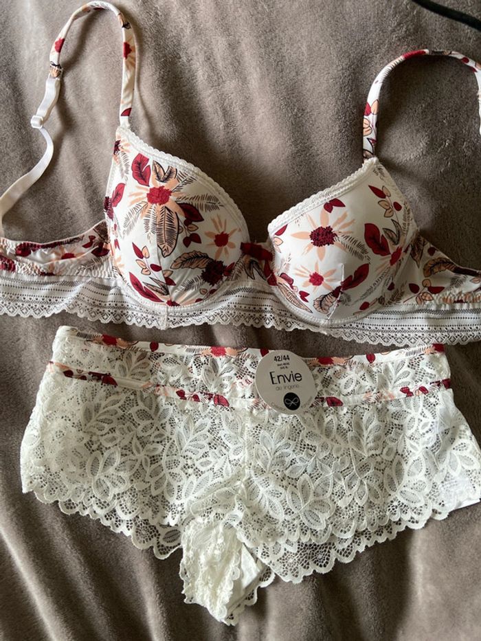 Ensemble lingerie 3 pièces - photo numéro 2