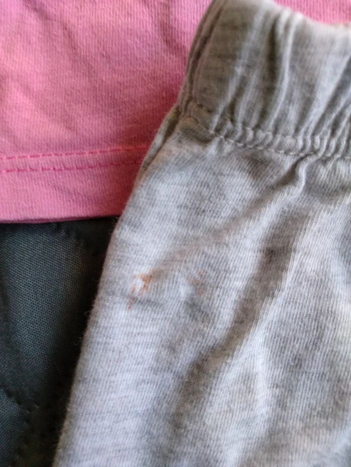 Pyjama Disney. Taille 4/5 ans - photo numéro 6