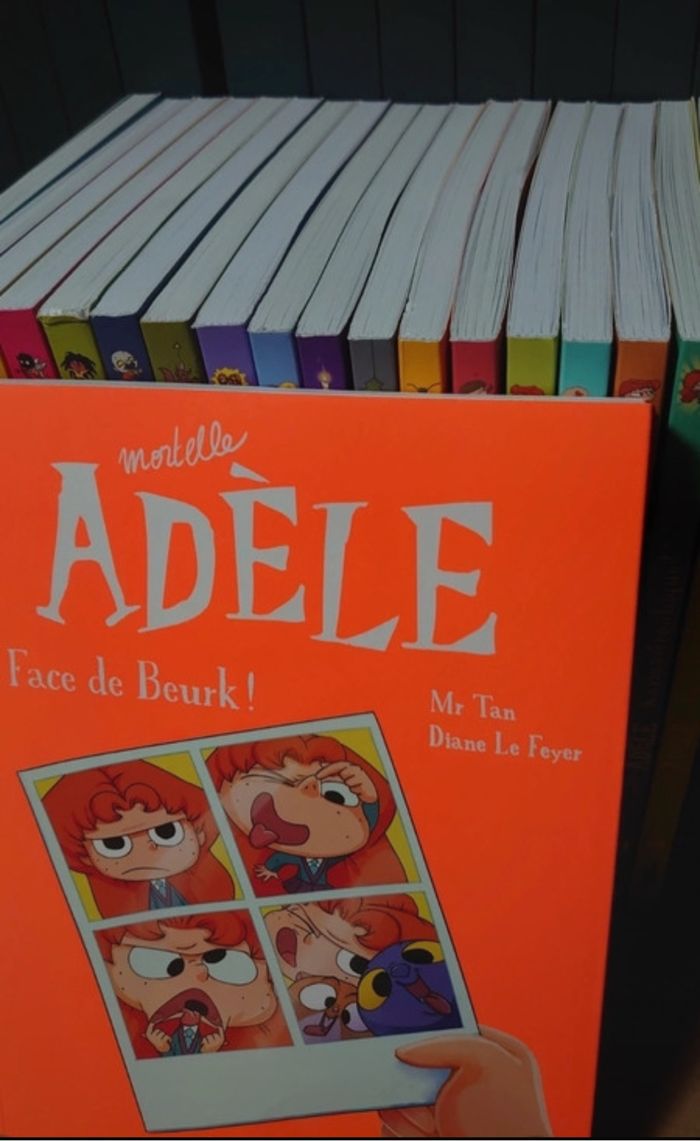 Lot 19 livres bd Mortelle Adele tome 1 a 19 - photo numéro 2