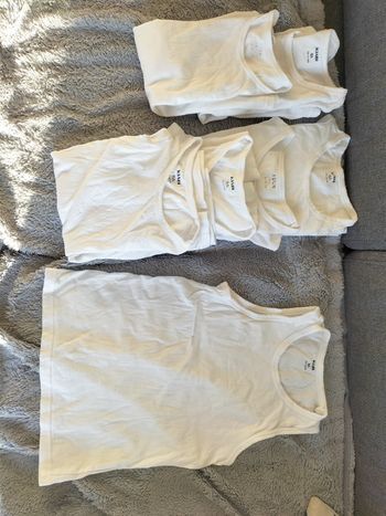 Lot de 7 débardeurs maillots de corps