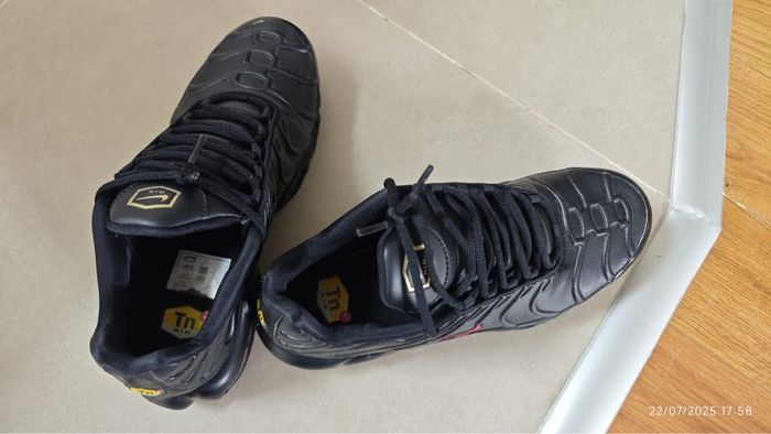 Nike Air Max Plus " Leather Bred" - photo numéro 7