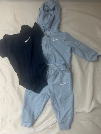 Ensemble Nike bleu 3 pièces 3-6 mois 