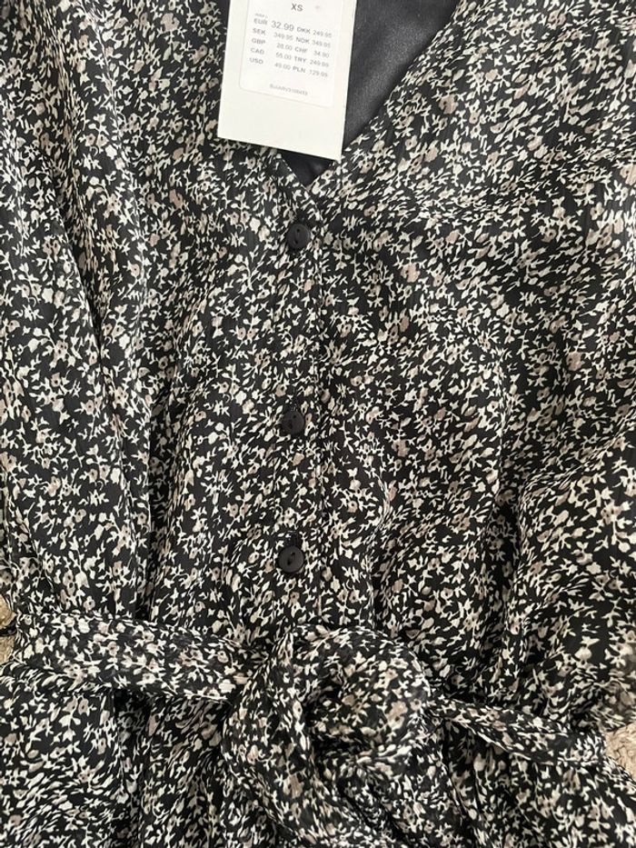 Robe fleurie ONLY Xs - photo numéro 2