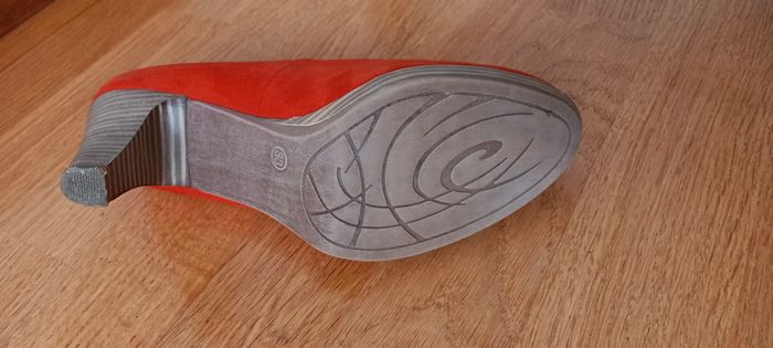 Chaussure en cuir velours rouge - pointure 38 - photo numéro 4