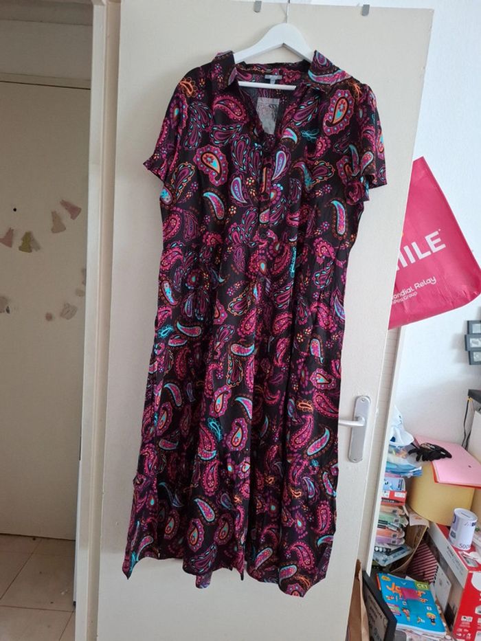 Robe t.50 - photo numéro 2