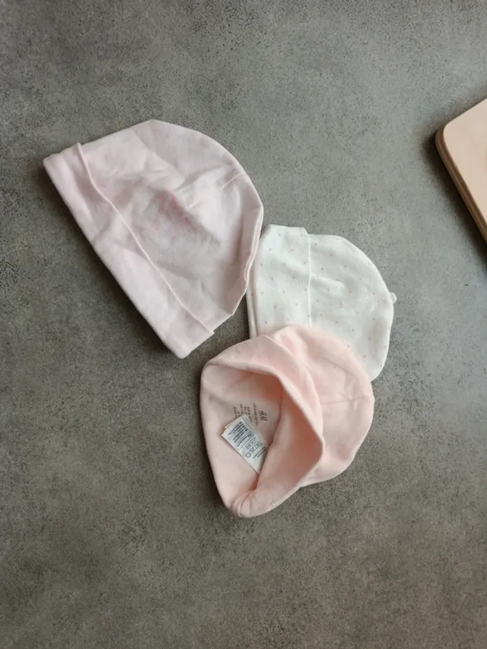 Lot de 3 bonnets H&M roses 56cm