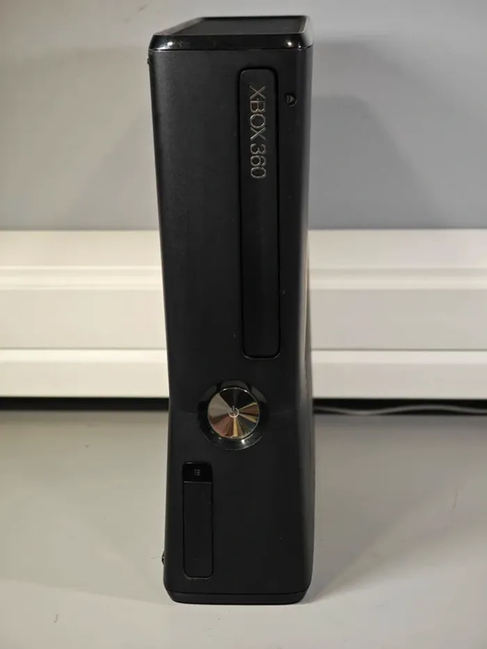 Console XBox 360 Slim / 4Go/ Manette/ Garanti 1 an - photo numéro 3