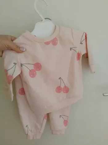 Ensemble fille 6mois neuf