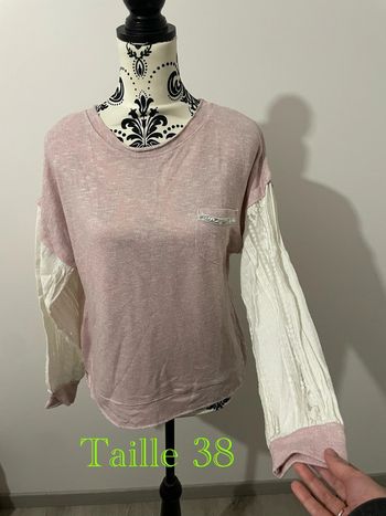 Pull rose manche longue et dos a dentelle noeud dos taille 38