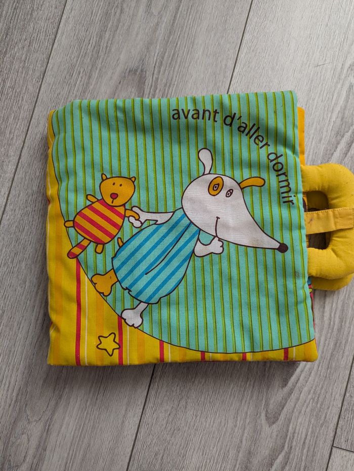 Livre en tissu enfant 🤷