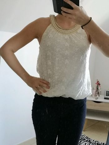 Haut dentelle à col bijoux