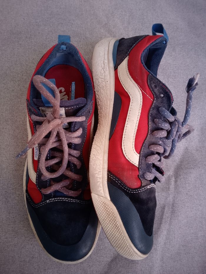 Paire de baskets Vans Ultrarange en bon état, pointure 41,5, couleur rouge, bleu et blanc. - photo numéro 5