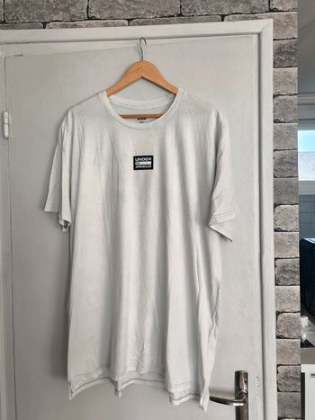 Tee shirt bleu très clair under armour taille XXL