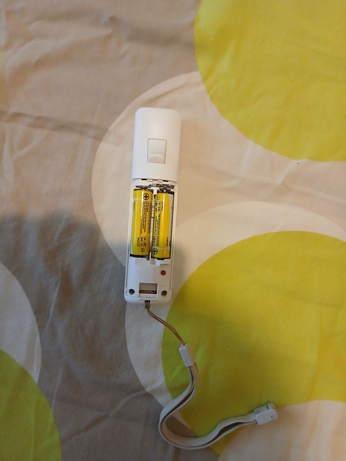 Wiimote sans cache pile - photo numéro 2