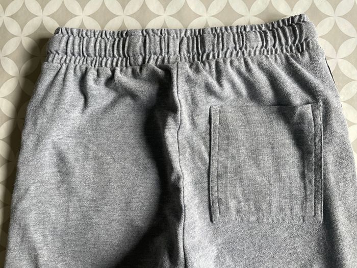 Pantalon Jogging Gris CHICCO - Garçon 5 ans (110cm) - Très bon état - photo numéro 4