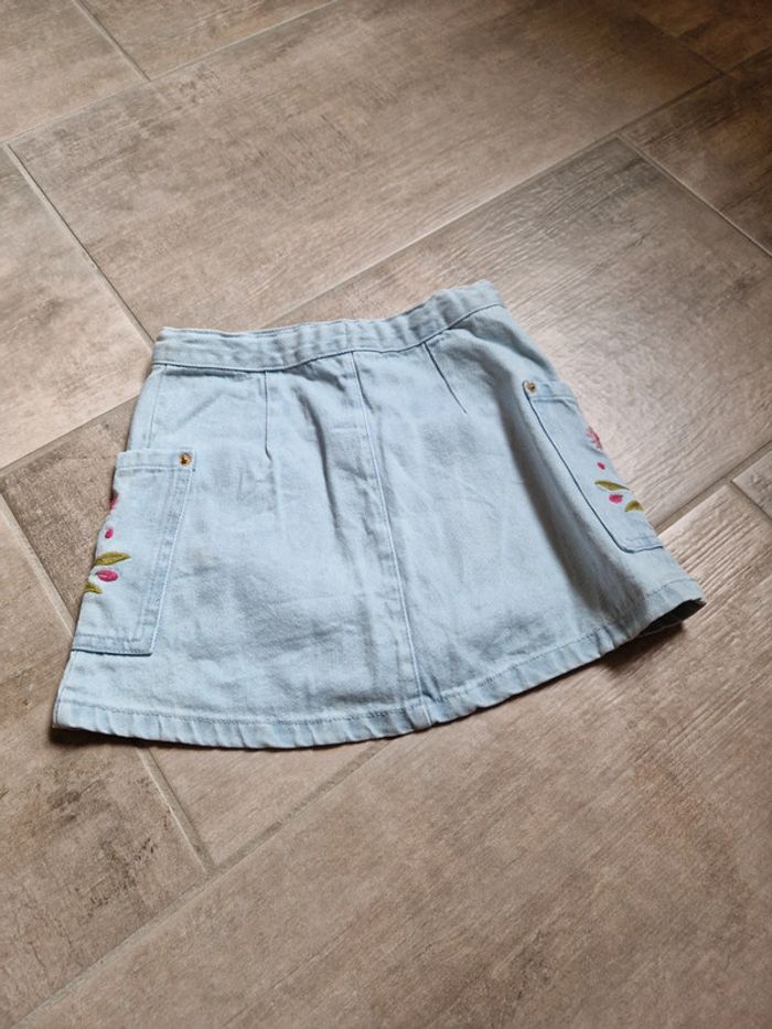 Jupe dpam 6 ans - photo numéro 3