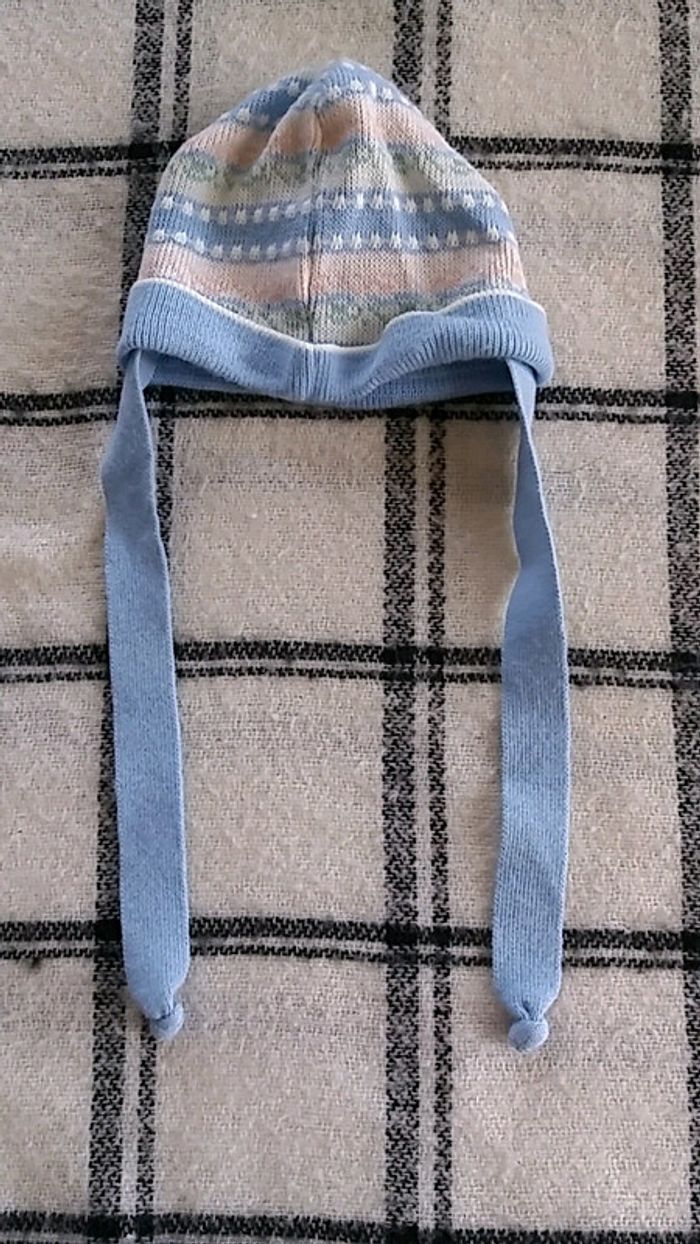 Bonnet fille de naissance à 3 mois